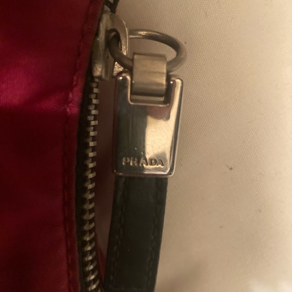 Vintage PRADA red pochette bag - Picture 4 of 10